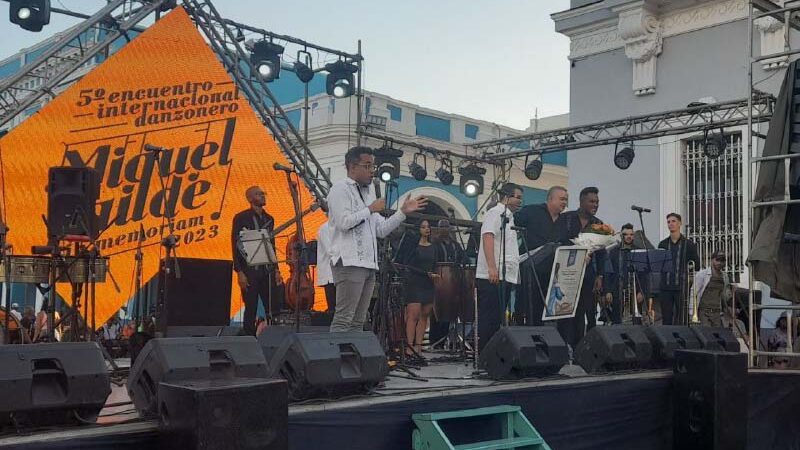 Premian al Teatro Sauto en Encuentro Danzonero Miguel Failde