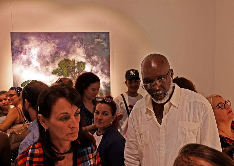 Buena acogida en La Habana a exposición del pintor Humberto Hernández