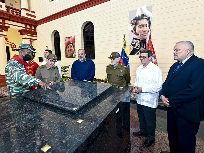 Díaz-Canel envía abrazo de Cuba a Venezuela por Chávez