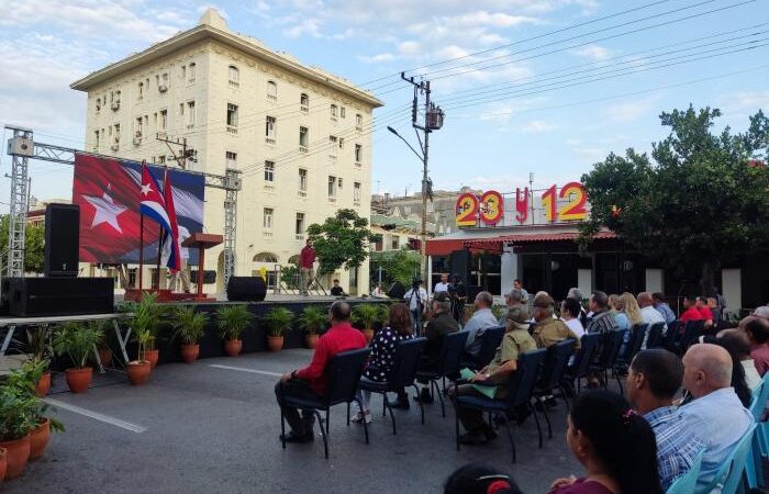Preside Díaz-Canel acto conmemorativo de la proclamación del carácter socialista de la Revolución