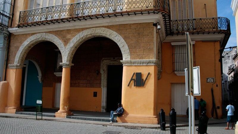 Convocan al IX Salón de Arte Cubano Contemporáneo