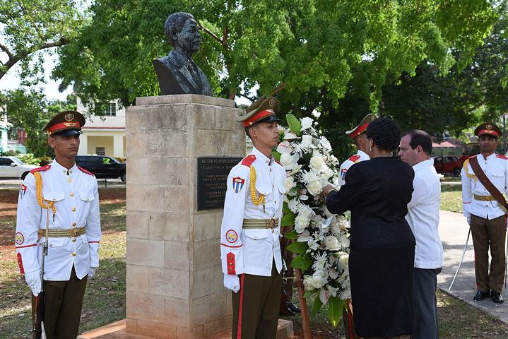 Conmemoran en Cuba Día de la Libertad de Sudáfrica