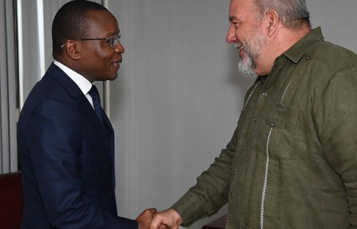 Recibió Marrero Cruz a Ministro de Estado de Angola