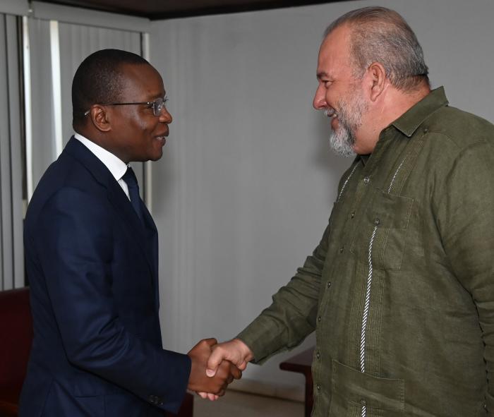 Recibió Marrero Cruz a Ministro de Estado de Angola