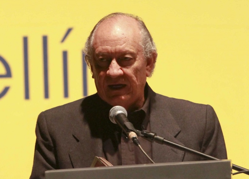 Recibe obra de escritor venezolano Premio de Poesía José Lezama Lima