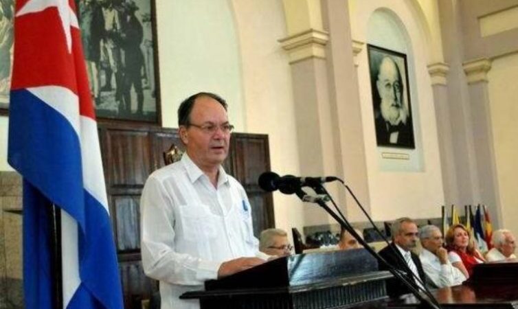 Sesión solemne en el primer aniversario del deceso del Dr. Juan Vela Valdés