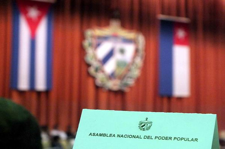 Presentan en Cuba Ley de Comunicación Social