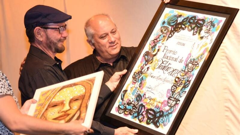 Emotivo homenaje al actor Aramís Delgado
