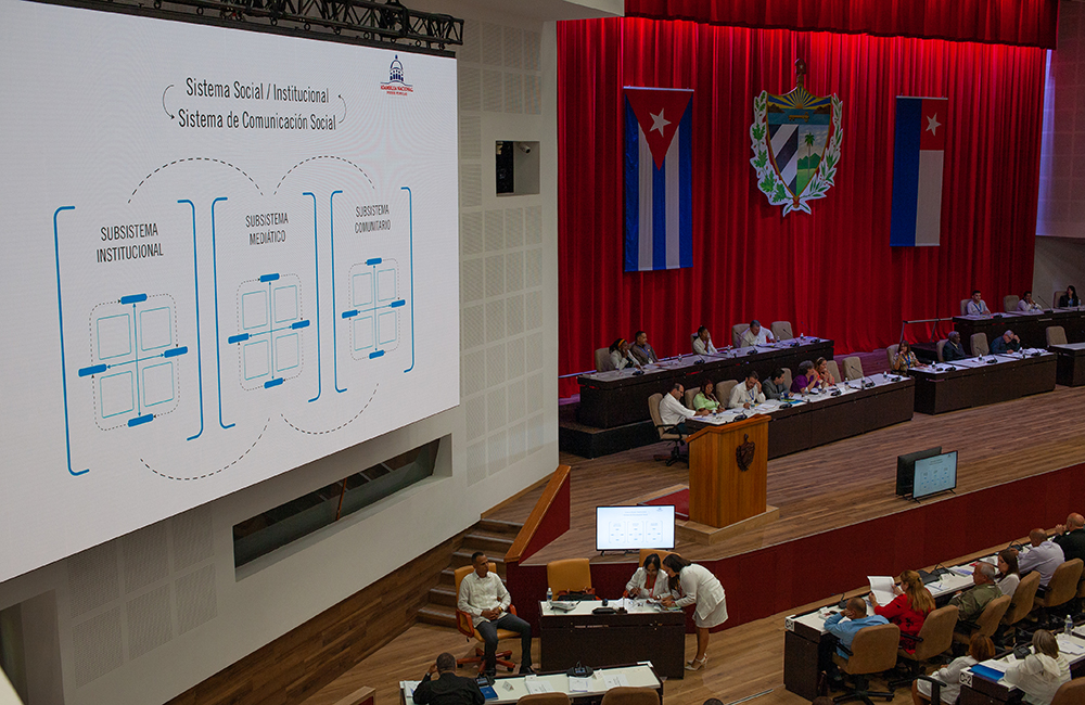 Aprueban primera Ley de Comunicación Social en Cuba