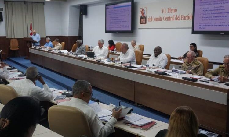 Evalúa VI Pleno del Comité Central del Partido Comunista de Cuba labor del Buró Político