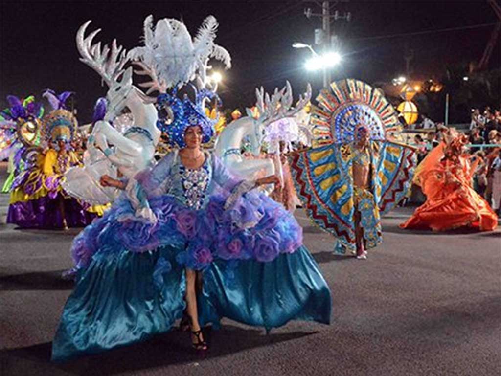 Carnaval de Santiago de Cuba: música y colores