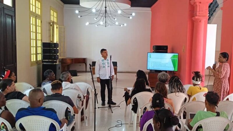 Coloquio sobre canto coral infantil en Casa del Alba de La Habana