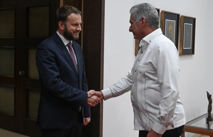 Ratifican Cuba y Rusia disposición de llevar relaciones económicas, comerciales y financieras al alto nivel de los nexos políticos