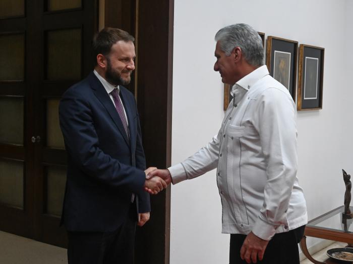 Ratifican Cuba y Rusia disposición de llevar relaciones económicas, comerciales y financieras al alto nivel de los nexos políticos