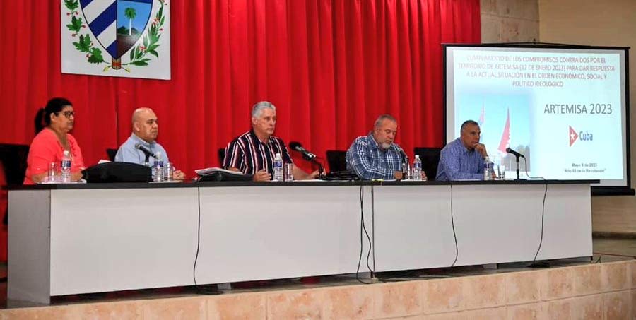 Autoridades de Cuba evalúan acciones para mejorar situación económica