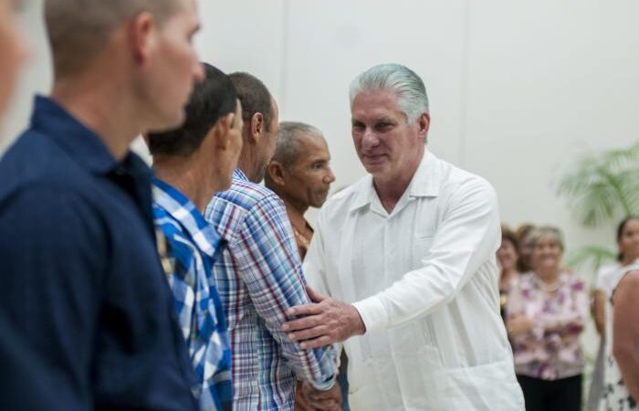 Altos honores al pecho de los mejores campesinos