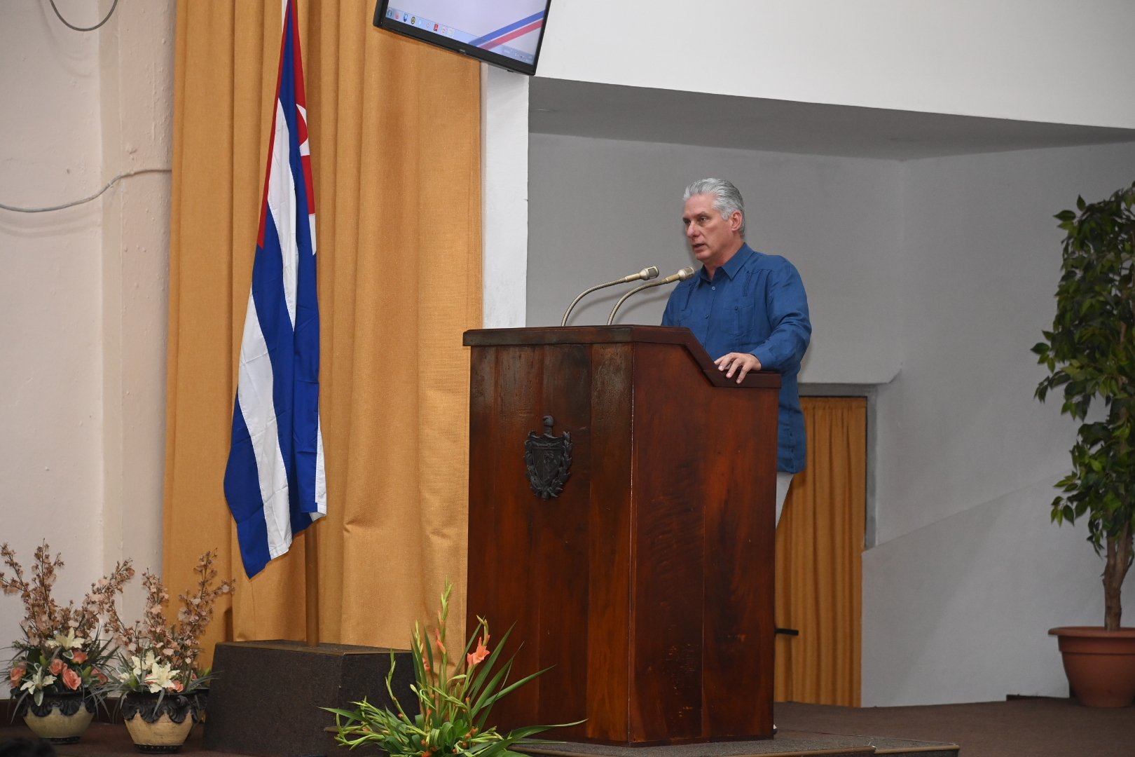 Díaz-Canel: En la educación también pongamos corazón a la Patria