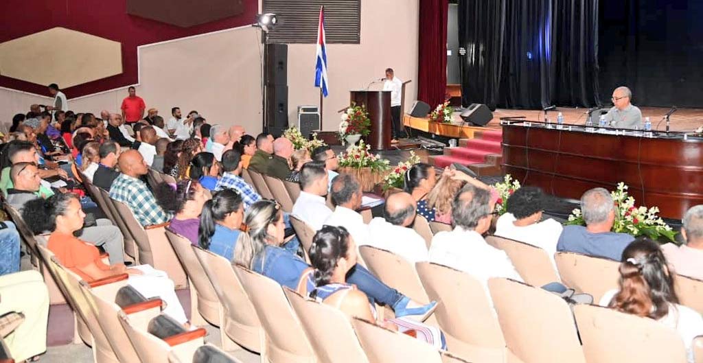 Asiste Díaz-Canel a comicios en provincia central de Cuba
