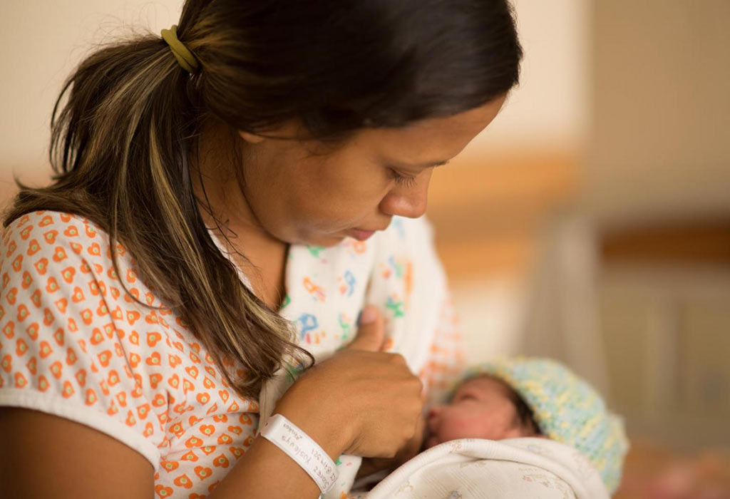 Cuba amplía protección a maternidad acorde con Código de Familias