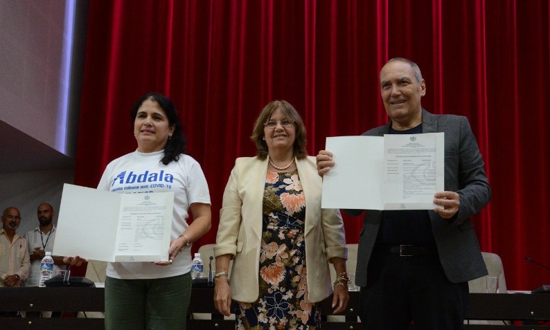 Otorgan registro sanitario a vacunas cubanas contra la COVID-19