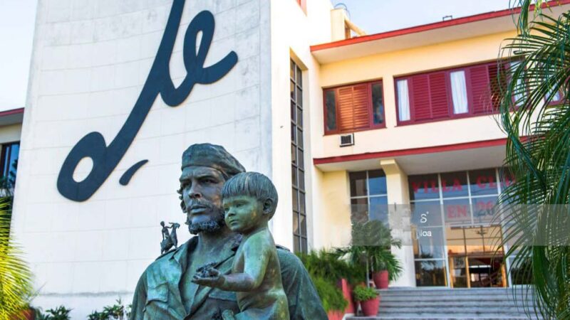 Conmemoran natalicios de Antonio Maceo y Che Guevara en Santa Clara