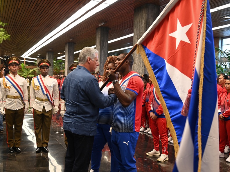 Abanderada delegación de Cuba a los Juegos Centroamericanos y del Caribe