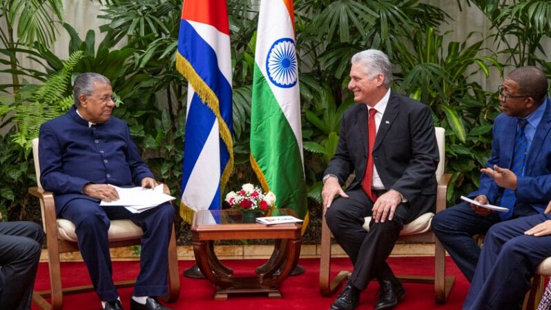 Intercambia Díaz-Canel con Jefe de Gobierno de Kerala, en India
