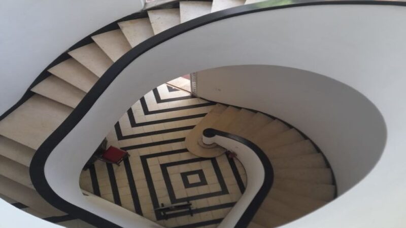 Resalta Unesco en Cuba belleza de escalera en casa habanera