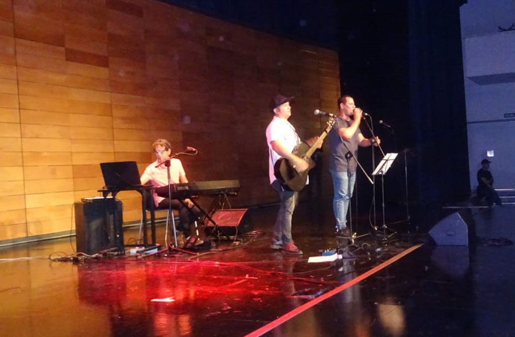 Música, ovaciones, Buena Fe de Cuba en Madrid