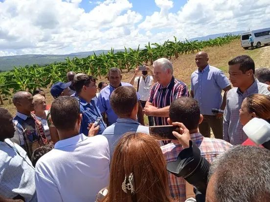 Recorre Presidente cubano sitios socioeconómicos de Guantánamo