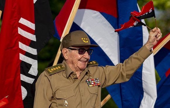 Raúl arriba a sus 92 años con el pie en el estribo