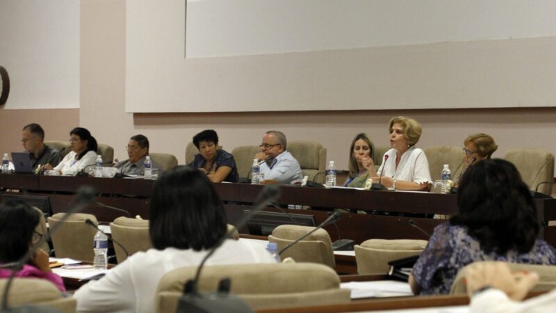 Reafirman papel de la escuela como sitio esencial de la comunidad