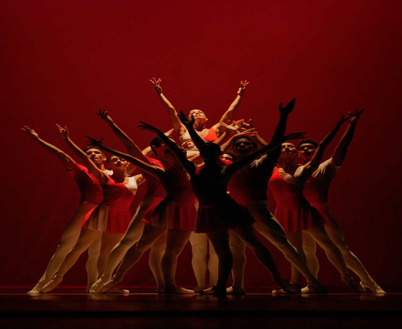 Ballet Nacional de Cuba ofrece programa concierto para celebrar su aniversario 75