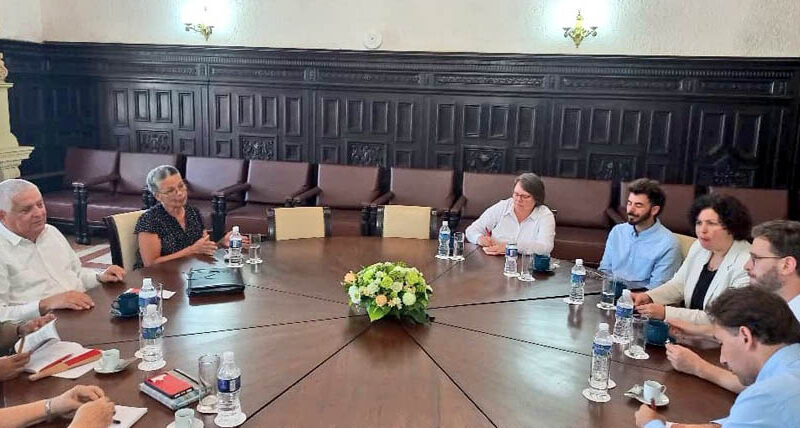 Parlamentario de Cuba recibió a dirigente partidista alemán