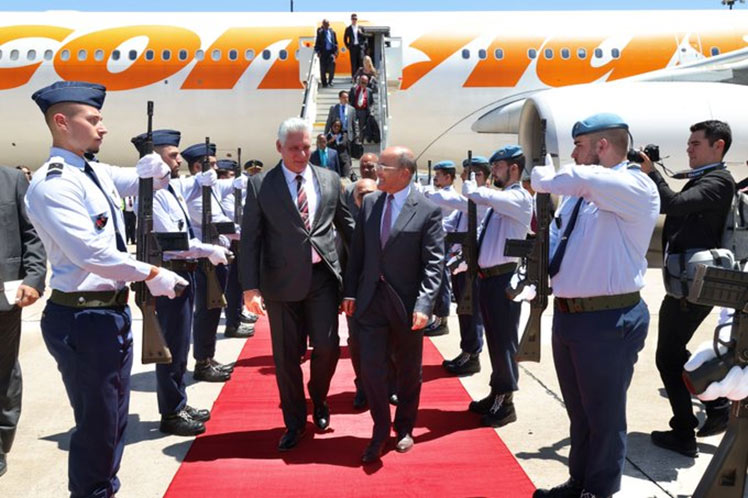 Presidente cubano llega a Portugal