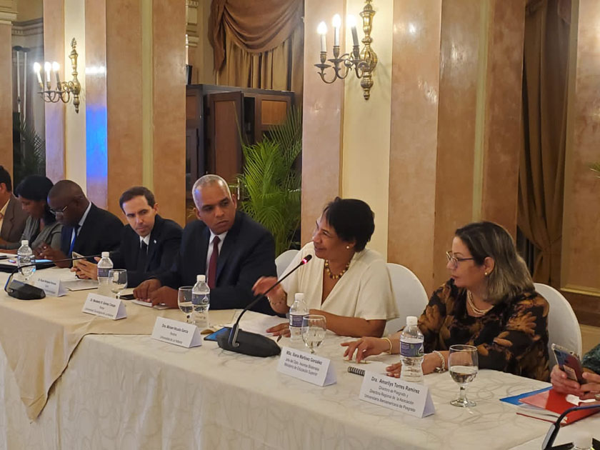 Se reúnen en La Habana autoridades universitarias de Cuba y España