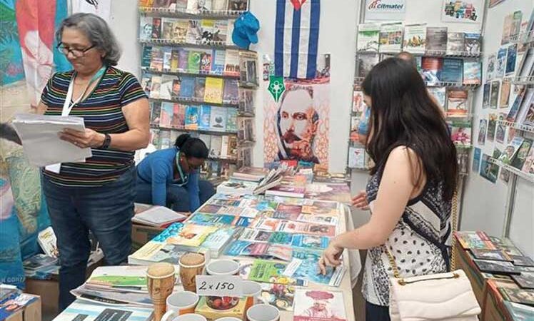 Buena acogida a obras de Cuba en Feria Internacional del Libro de Guatemala 