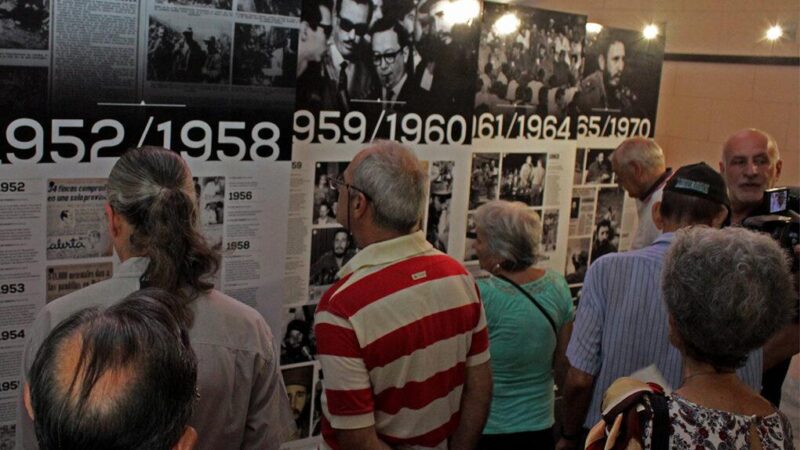 Sede de Unión de Periodistas de Cuba presenta exposición de imágenes de Fidel Castro