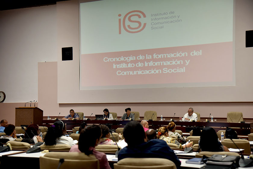 Analizan retos culturales y educativos para el desarrollo, en Parlamento cubano