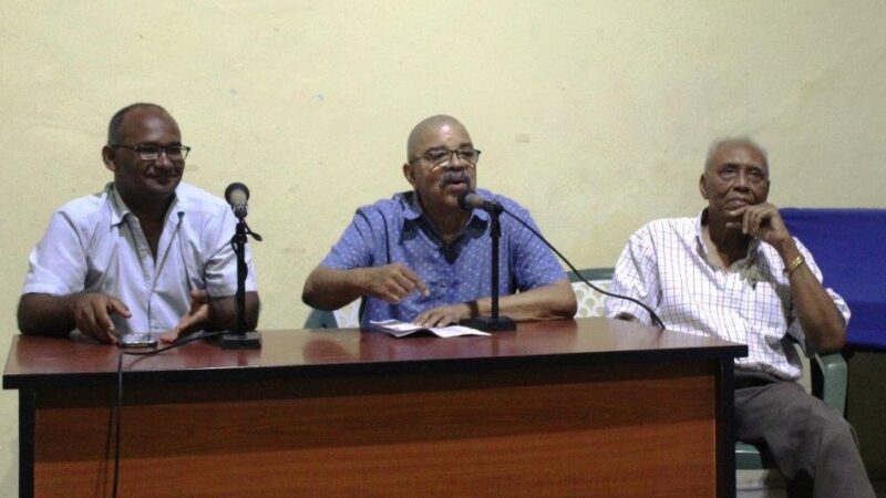 Pedro de la Hoz sobre Luis Carbonell: nos tatuó con su poesía