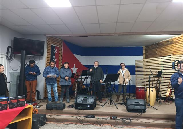 Celebran en Santiago de Chile peña de solidaridad con Cuba