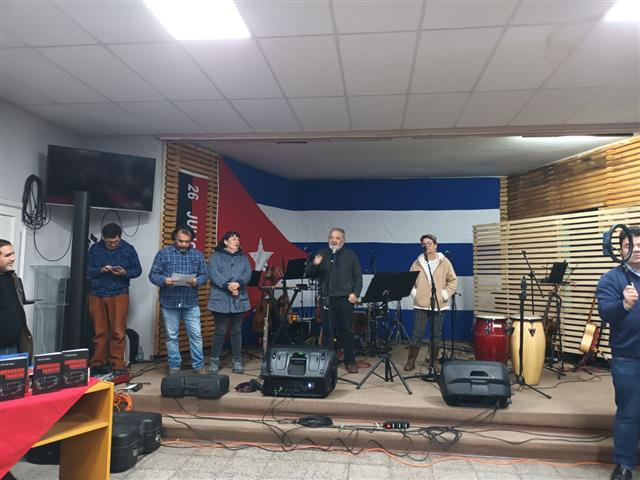 Celebran en Santiago de Chile peña de solidaridad con Cuba