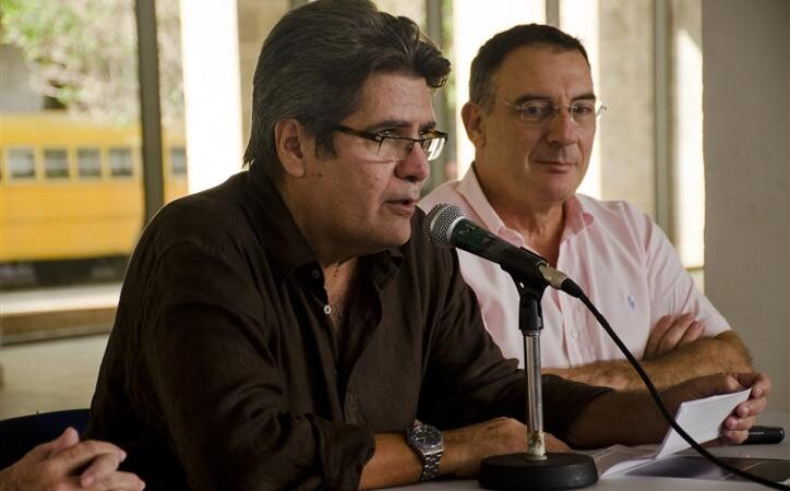 Confesión, Biografía, En la ventana… poesía de Rafael Acosta de Arriba