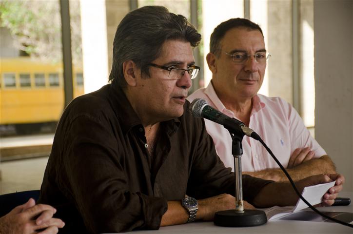 Confesión, Biografía, En la ventana… poesía de Rafael Acosta de Arriba