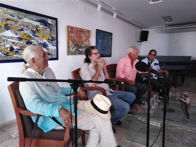Celebran intelectuales cubanos cumpleaños de poeta Waldo Leyva