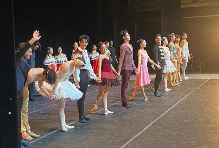 Actuaron estrellas del ballet cubano en festival en México
