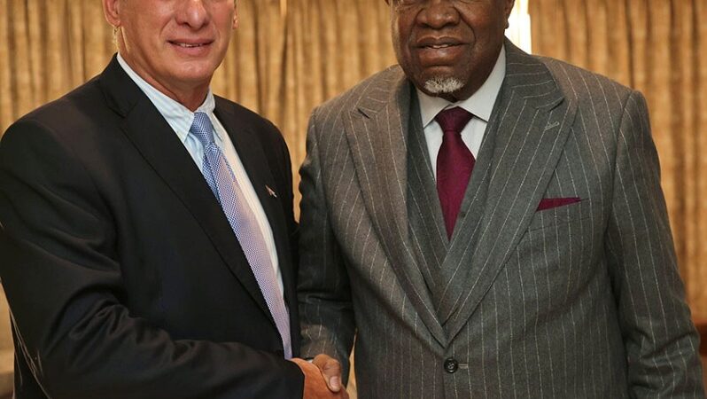 Culminó Presidente de Cuba gira por África