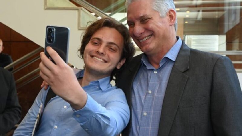 Felicita Díaz-Canel a destacado joven influencer argentino