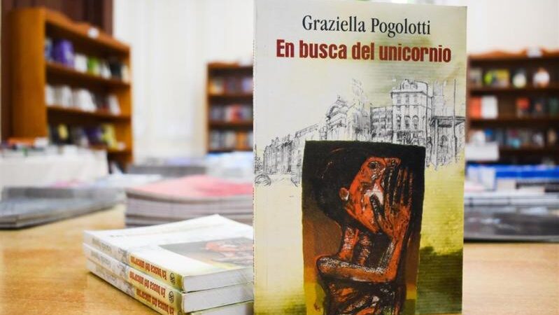 Disponible para el público texto En busca del unicornio de Graciela Pogolotti
