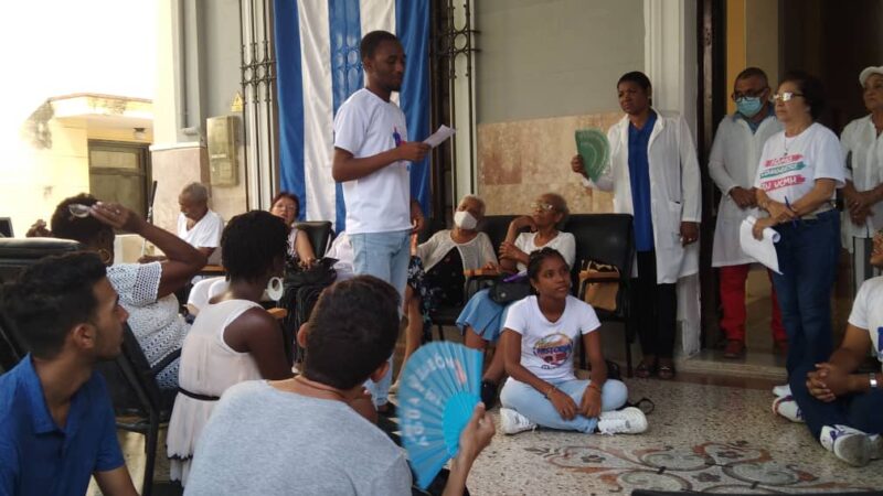 Canciones, poemas y lecciones de historia celebran aniversario de Fidel